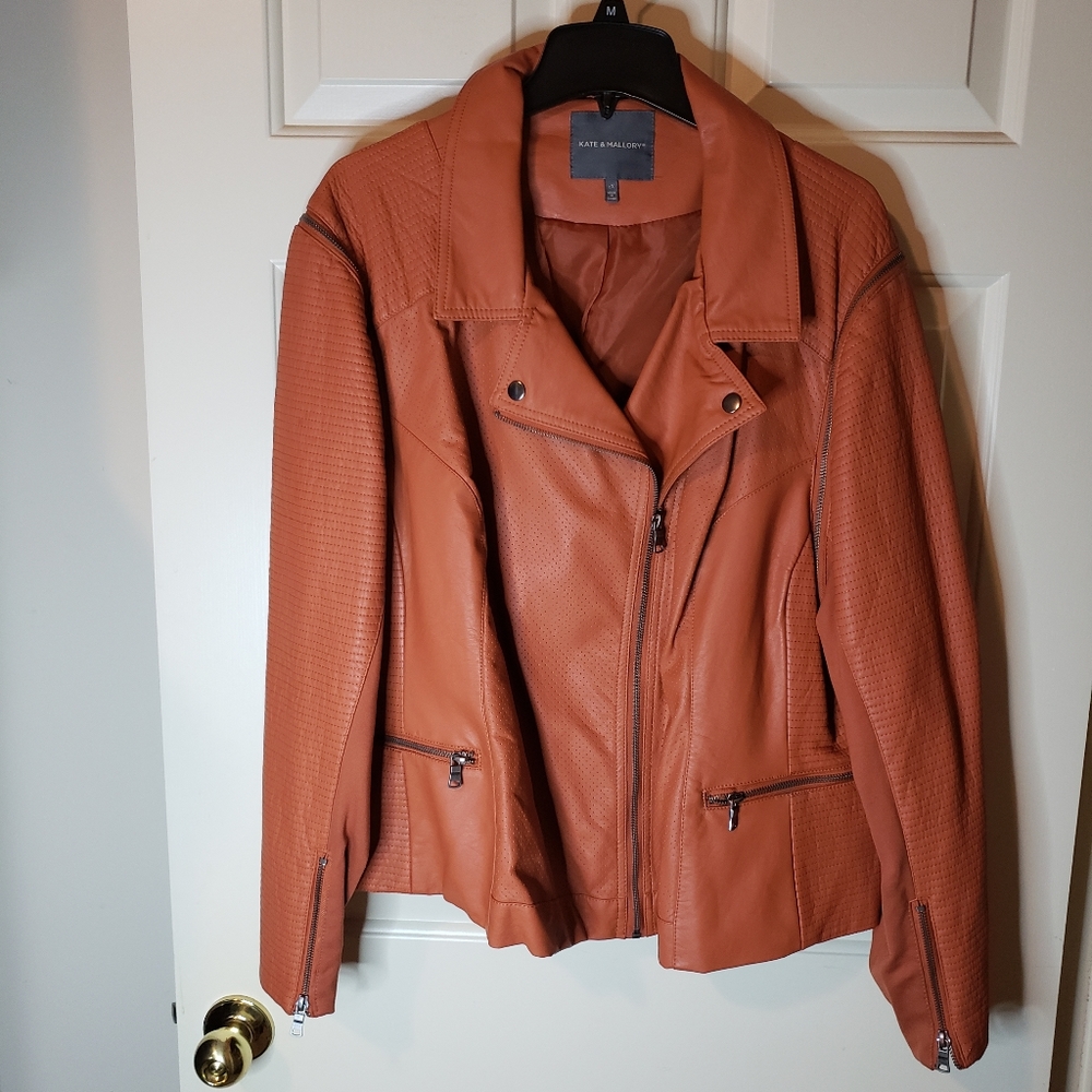 🔥🔥🔥Short Stylish Faux Lather Jacket🔥🔥🔥
